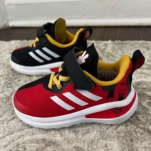 ADIDAS X DISNEY sneakers trainers Mickey Mouse red size 6 US 22 EU 18-24M